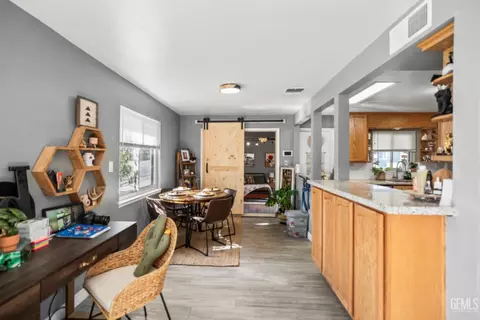 Dining - 501 Fillmore St, Taft, CA 93268 photo 1 of 3