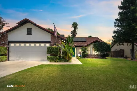 3008 Whisper Oak Way, Bakersfield, CA 93311