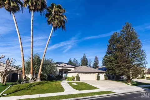 10606 Cliffside St, Bakersfield, CA 93311