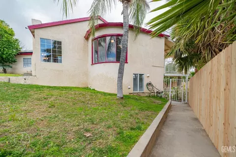 Exterior - 718 Philippine St, Taft, CA 93268 photo 12 of 12
