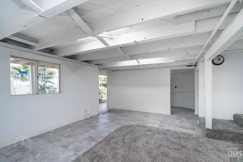 Exterior - 718 Philippine St, Taft, CA 93268 photo 4 of 12