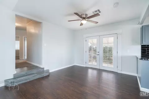 Living - 718 Philippine St, Taft, CA 93268 photo 1 of 4