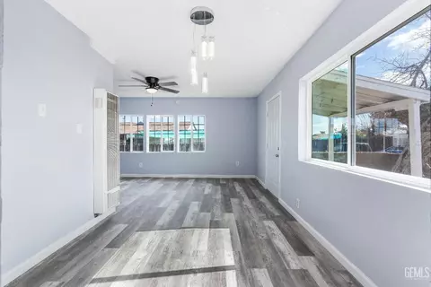 Entry Way - 114 Maricopa Pl, Taft, CA 93268 photo 1 of 1