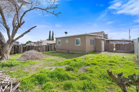 Exterior - 114 Maricopa Pl, Taft, CA 93268 photo 3 of 3