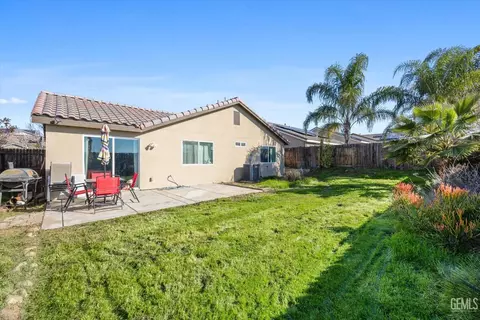 Exterior - 8715 Broadstone Pl, Bakersfield, CA 93306 photo 6 of 7