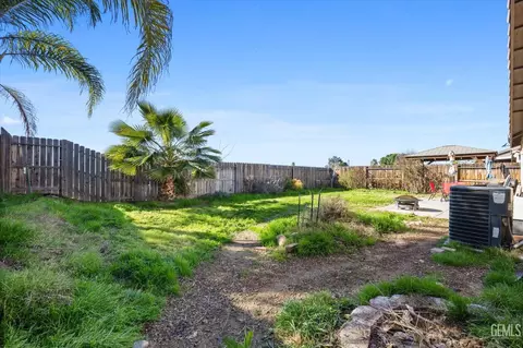 Exterior - 8715 Broadstone Pl, Bakersfield, CA 93306 photo 7 of 7