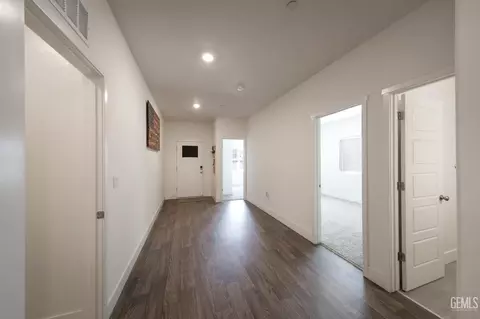 Entry Way - 9600 Cobble Creek Dr, Shafter, CA 93263 photo 2 of 2
