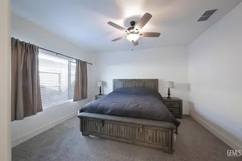 Bedroom - 9600 Cobble Creek Dr, Shafter, CA 93263 photo 2 of 2