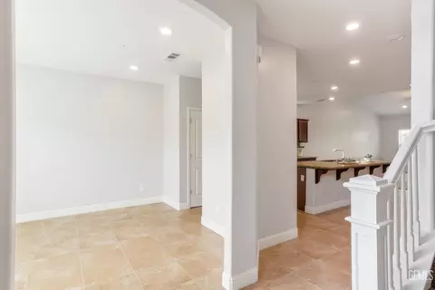Entry Way - 9112 Red Pine Dr, Shafter, CA 93263 photo 3 of 3