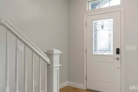 Entry Way - 9112 Red Pine Dr, Shafter, CA 93263 photo 2 of 3