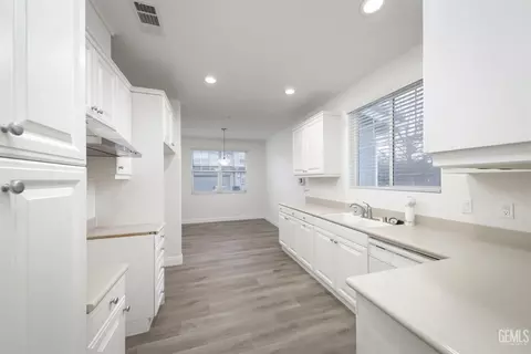 Kitchen - 11808 Cala Ct, Atascadero, CA 93422 photo 2 of 2