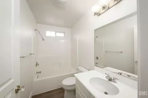 Bath - 11808 Cala Ct, Atascadero, CA 93422 photo 5 of 5
