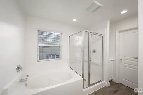 Bath - 11808 Cala Ct, Atascadero, CA 93422 photo 4 of 5