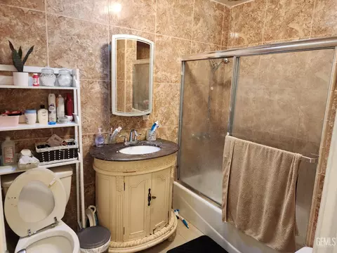 301 D St, Wasco, CA 93280 photo 8