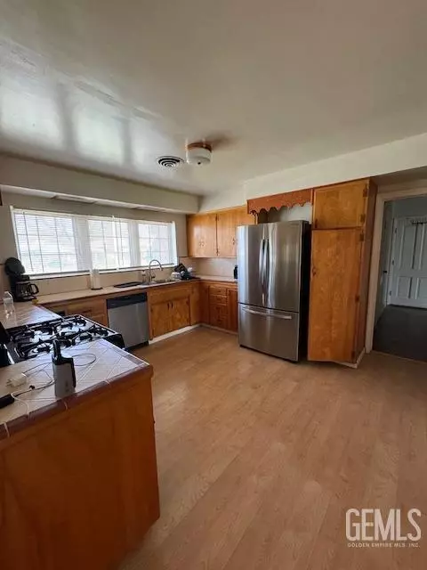 Kitchen - 1945 Sunset St, Wasco, CA 93280 photo 1 of 2