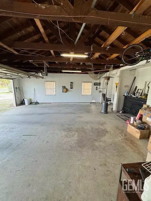 Exterior - 1945 Sunset St, Wasco, CA 93280 photo 3 of 3