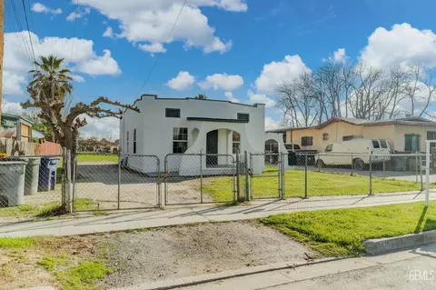 Exterior - 1410 10th Ave, Delano, CA 93215 photo 5 of 9
