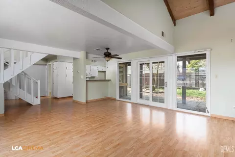 Living - 28 Meadow Lakes Dr, Tehachapi, CA 93561 photo 2 of 3