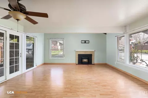 Living - 28 Meadow Lakes Dr, Tehachapi, CA 93561 photo 1 of 3
