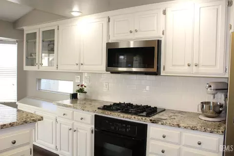 Kitchen - 4319 Native Dancer Dr, Bakersfield, CA 93312 photo 4 of 4