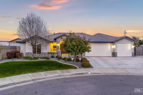 Exterior - 3412 Wicklow Ct, Bakersfield, CA 93314 photo 1 of 13