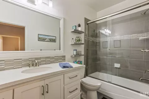 Bath - 3412 Wicklow Ct, Bakersfield, CA 93314 photo 1 of 5