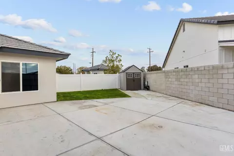 Exterior - 3412 Wicklow Ct, Bakersfield, CA 93314 photo 10 of 13