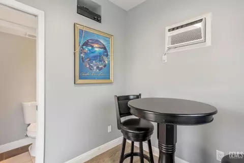 Dining - 3412 Wicklow Ct, Bakersfield, CA 93314 photo 3 of 3