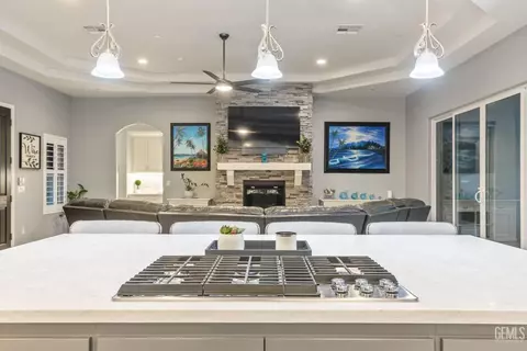 Living - 3412 Wicklow Ct, Bakersfield, CA 93314 photo 3 of 5