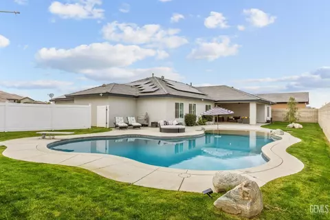 Exterior - 3412 Wicklow Ct, Bakersfield, CA 93314 photo 13 of 13
