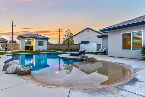 Exterior - 3412 Wicklow Ct, Bakersfield, CA 93314 photo 5 of 13