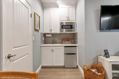 Kitchen - 3412 Wicklow Ct, Bakersfield, CA 93314 photo 8 of 8