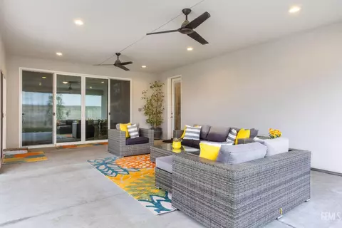 Exterior - 3412 Wicklow Ct, Bakersfield, CA 93314 photo 11 of 13