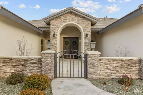 Exterior - 3412 Wicklow Ct, Bakersfield, CA 93314 photo 4 of 13