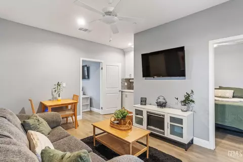 Living - 3412 Wicklow Ct, Bakersfield, CA 93314 photo 5 of 5
