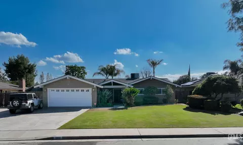 7605 Wide Loop Rd, Bakersfield, CA 93309