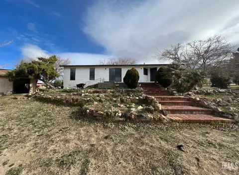 10679 Yucca Way, Weldon, CA 93283 photo 1