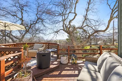 Exterior - 21309 Prospect Ave, Tehachapi, CA 93561 photo 6 of 11