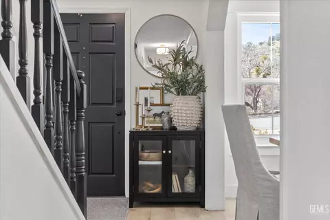 Entry Way - 21309 Prospect Ave, Tehachapi, CA 93561 photo 1 of 3