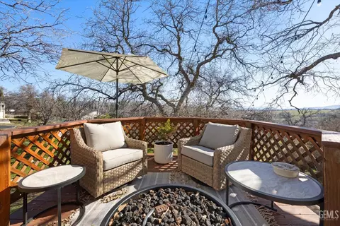 Exterior - 21309 Prospect Ave, Tehachapi, CA 93561 photo 7 of 11