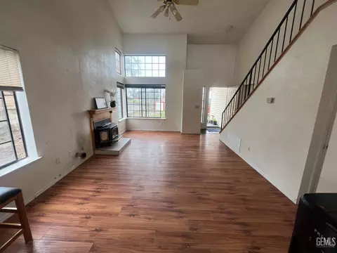 Living - 28340 Carry Back Ct, Tehachapi, CA 93561 photo 2 of 2