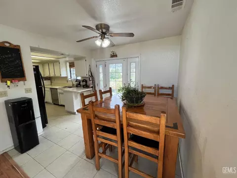 Dining - 28340 Carry Back Ct, Tehachapi, CA 93561 photo 1 of 2