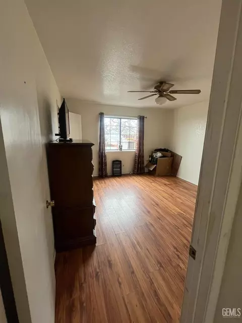 Entry Way - 28340 Carry Back Ct, Tehachapi, CA 93561 photo 3 of 4