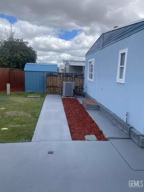 400 E Roberts Ln #19, Bakersfield, CA 93308 photo 5
