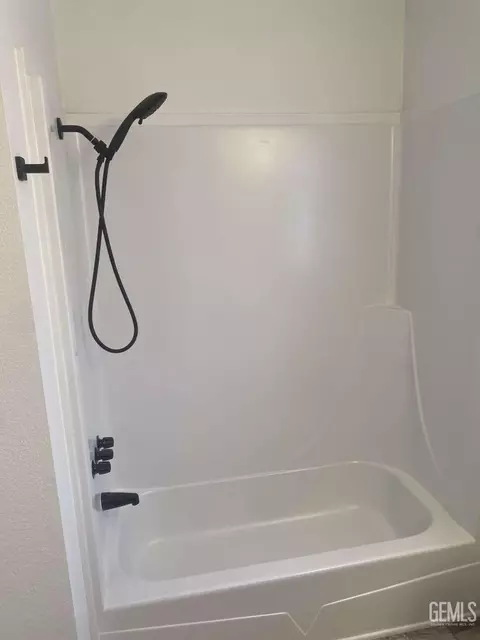 400 E Roberts Ln #19, Bakersfield, CA 93308 photo 12