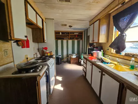 5265 Hooper Rd, Weldon, CA 93283 photo 9