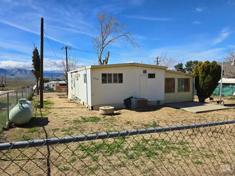 5265 Hooper Rd, Weldon, CA 93283 photo 1