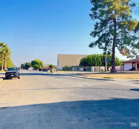 357 N Hill St, Arvin, CA 93203 photo 2