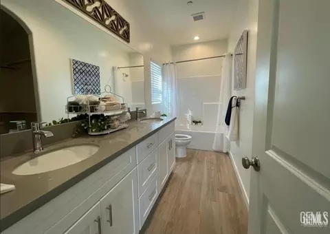 8501 Grandy St, Bakersfield, CA 93314 photo 4
