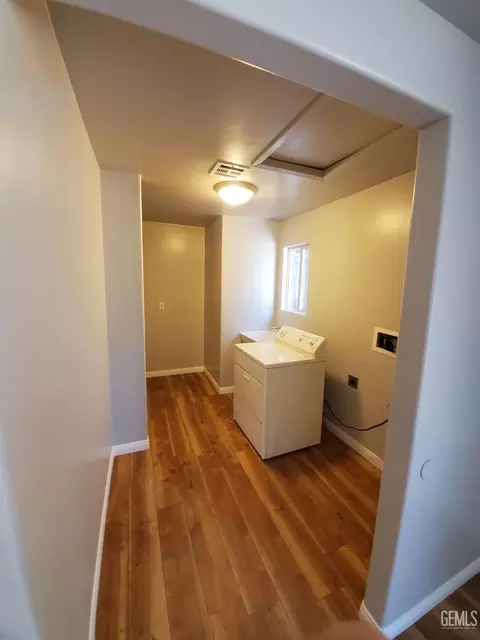 1006 33rd St, Bakersfield, CA 93301 photo 4